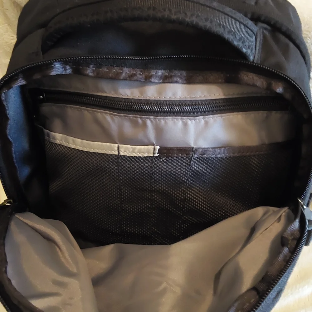 🌺NWT The North Face Dyno Flexvent Black Utility Backpack